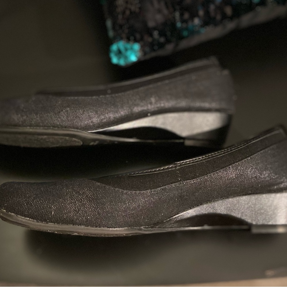 Soft Style by Hush Puppies Women Sz 6.5 M Black sparkly Slip on Wedge Heel